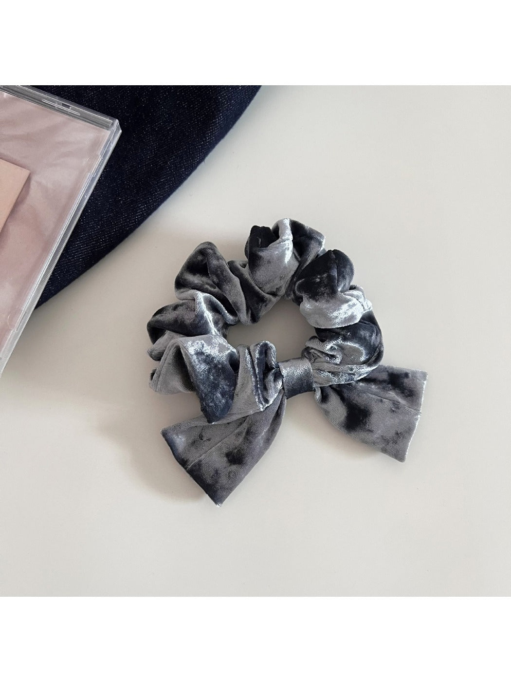 Gifty - Fashionable Elegant Bow Scrunchie