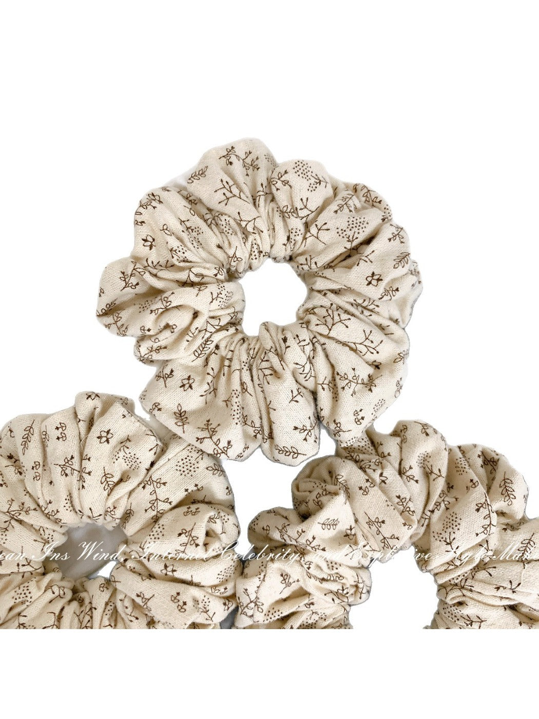 Gifty - Floral Crinkle Scrunchie Hair Tie