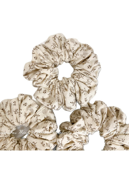 Gifty - Floral Crinkle Scrunchie Hair Tie