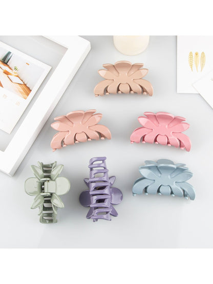 Beau - Minimalist Solid Color Flower Shaped Claw Clip