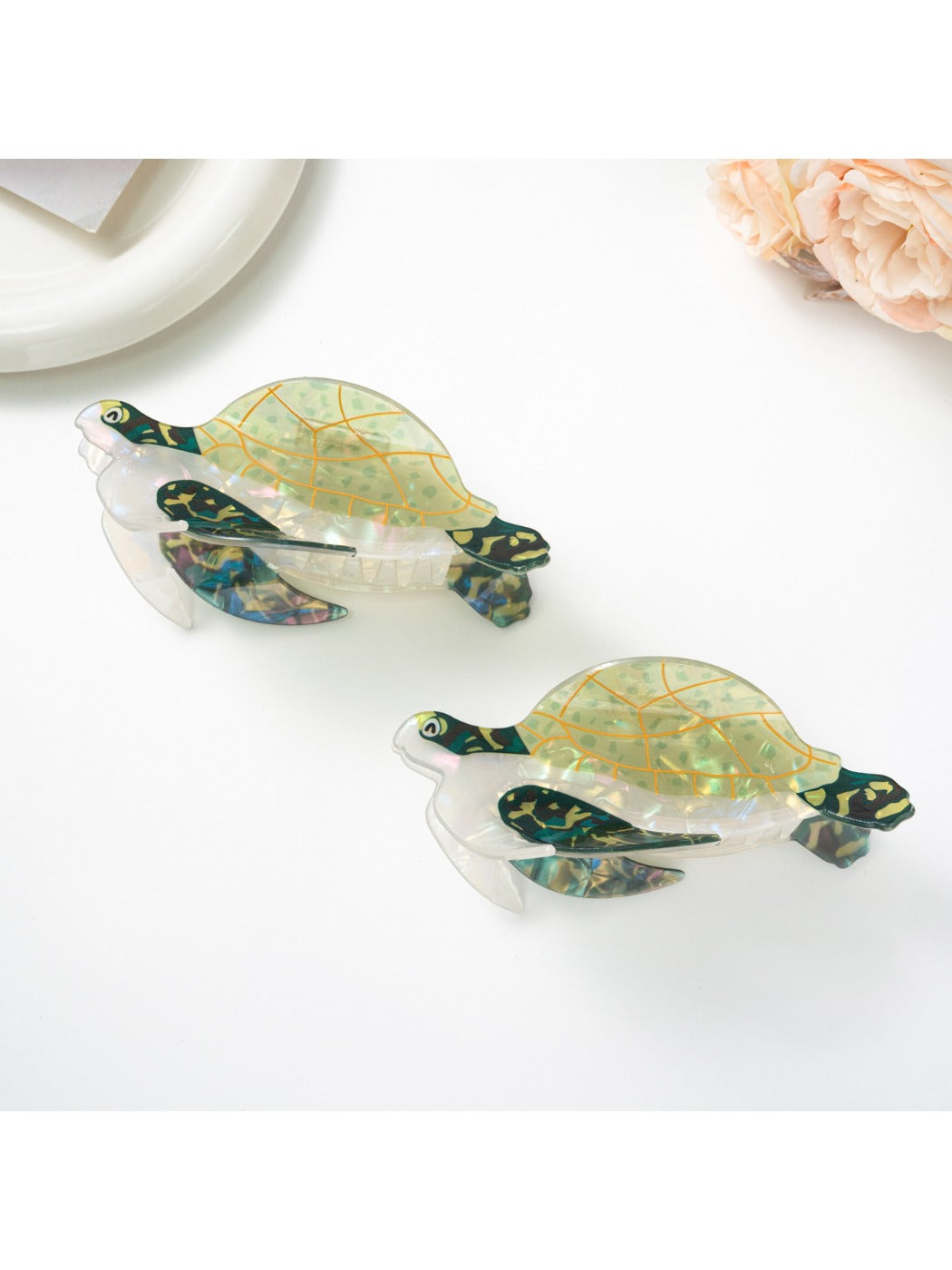 Beau - Turtle Shaped Hair Claw Clip