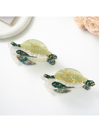 Beau - Turtle Shaped Hair Claw Clip
