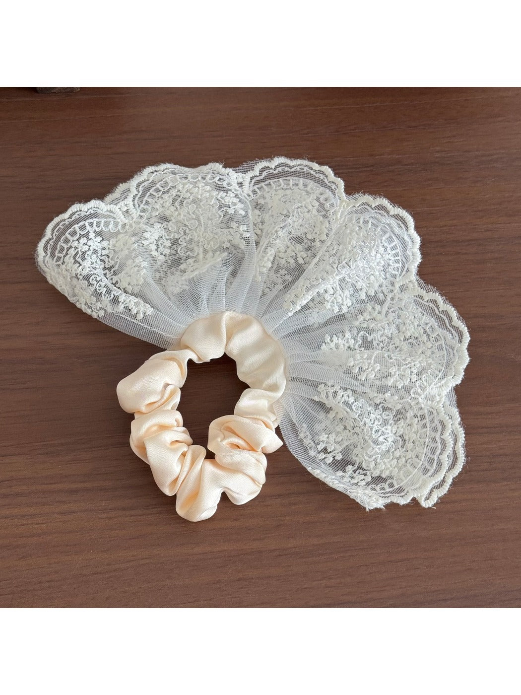 Gifty - Double Layer Lace Embroidered Scrunchie Elegant