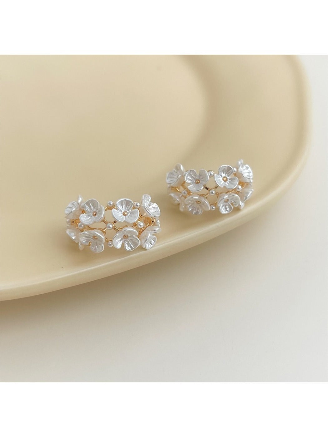 Earedge - Layered Floral White Earrings
