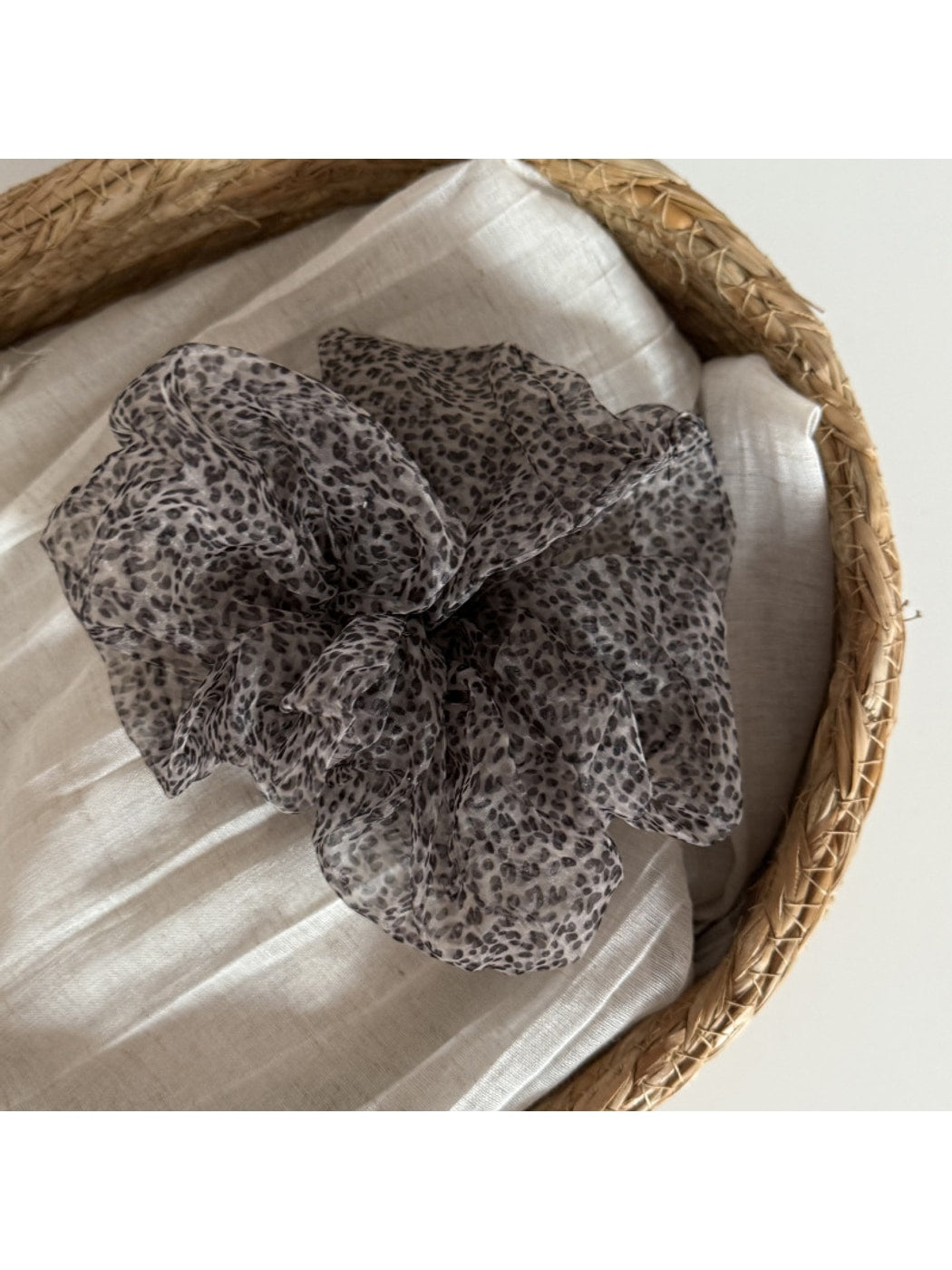 Gifty - Leopard Print Polyester Ponytail Scrunchie