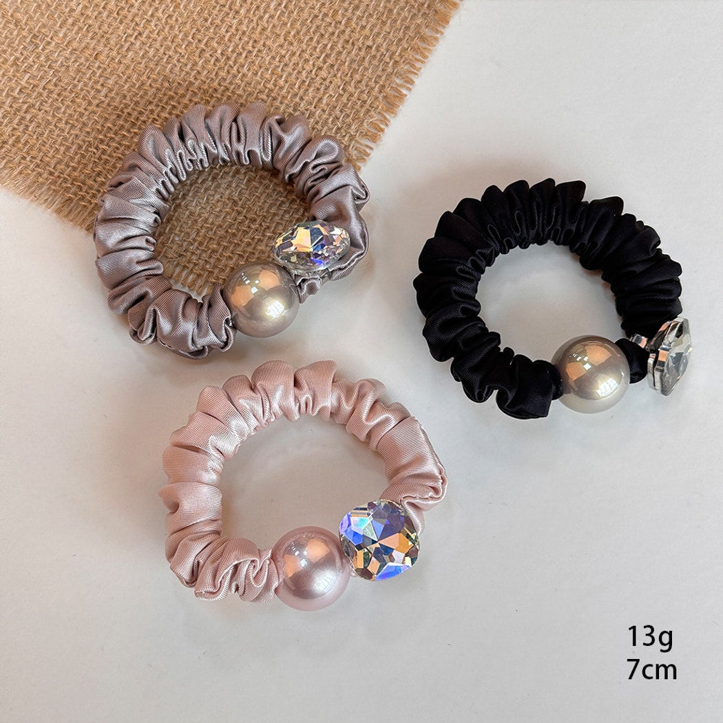 Gifty - Elegant Minimalist Solid Satin Scrunchie