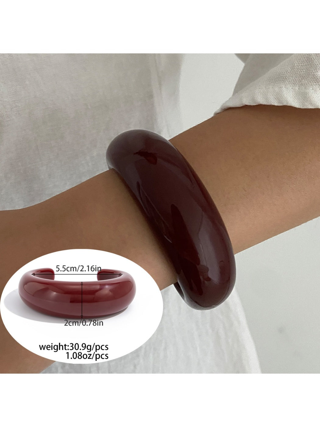 Lovra bracelet worn with casual outfit emphasizing its versatile fashion style