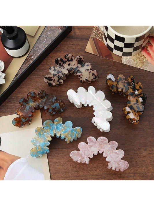 Beau - Petal Shaped Claw Clip