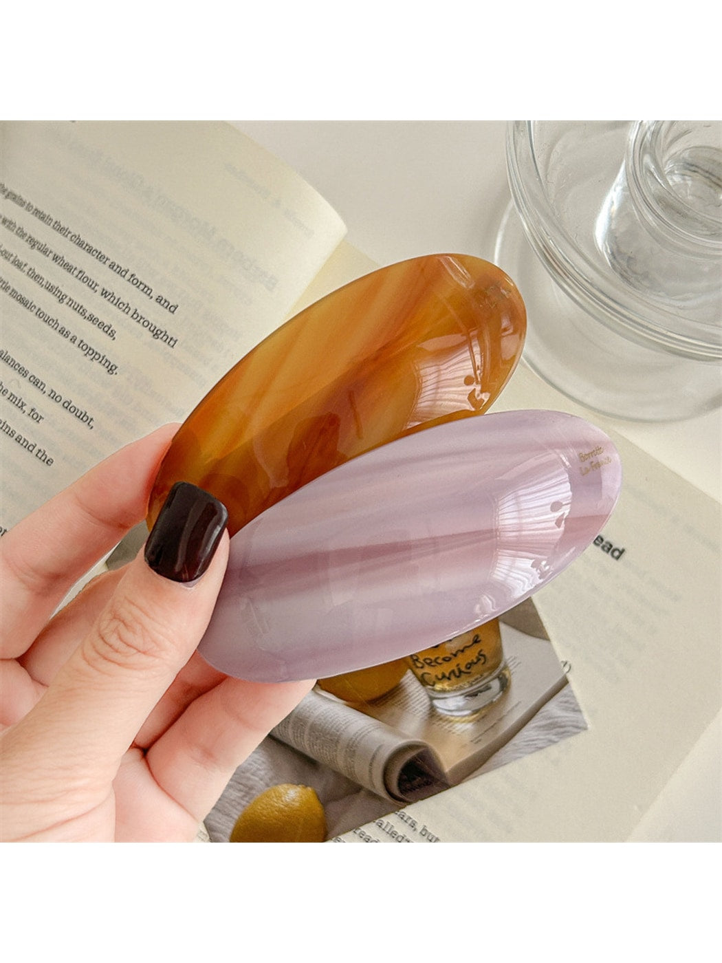 Beau - Oval Acetate Fiber Gloss Finish Hair Clip