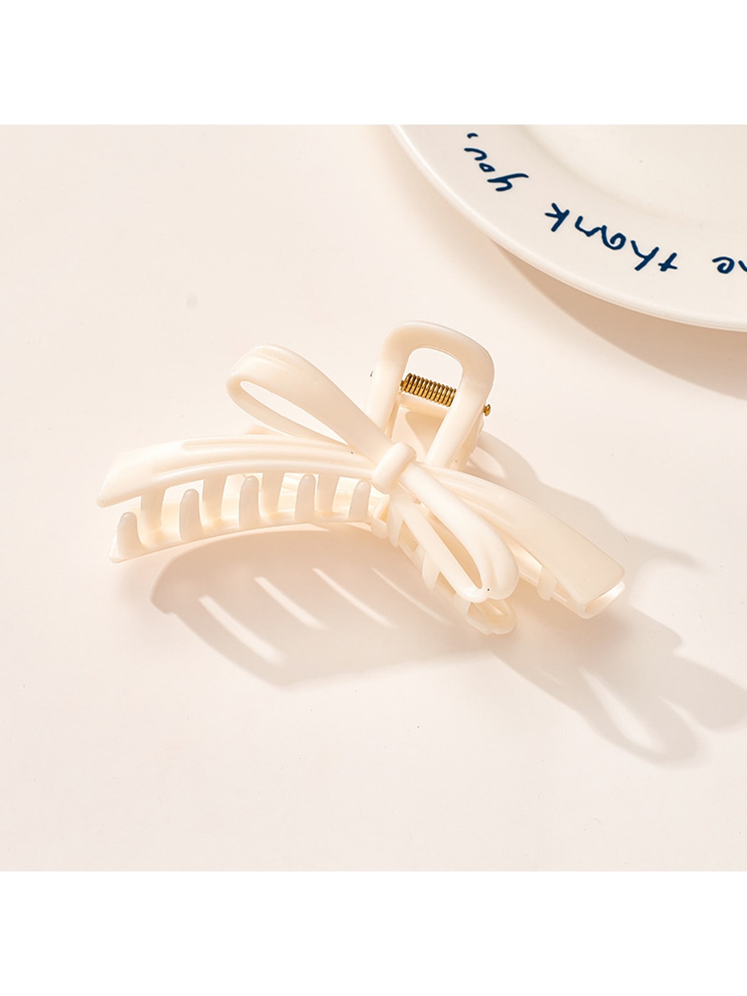 Beau - Curved Plastic Bow Hair Styling Claw Clip