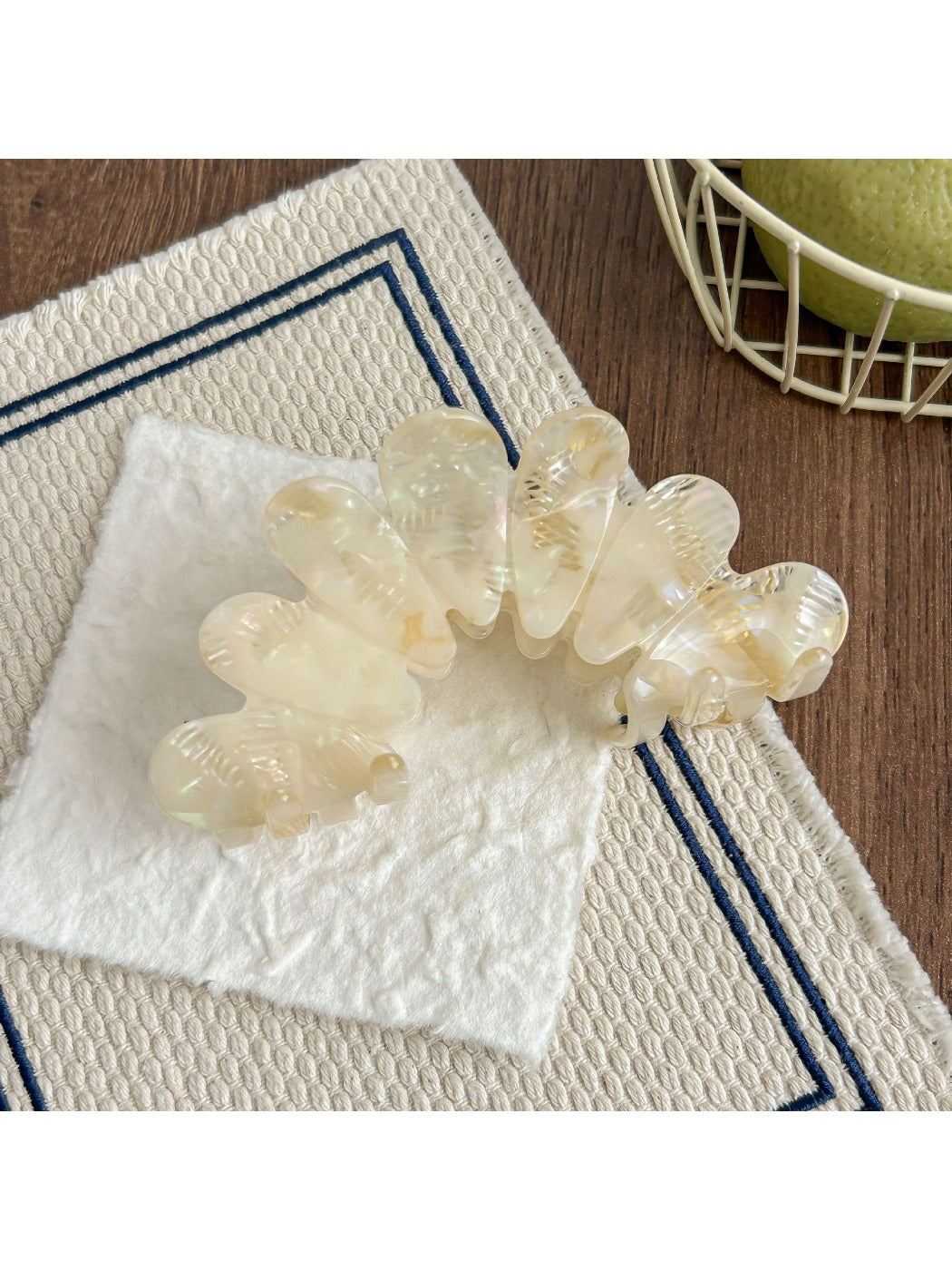 Beau - Elegant Petal Shaped Hair Claw Clip