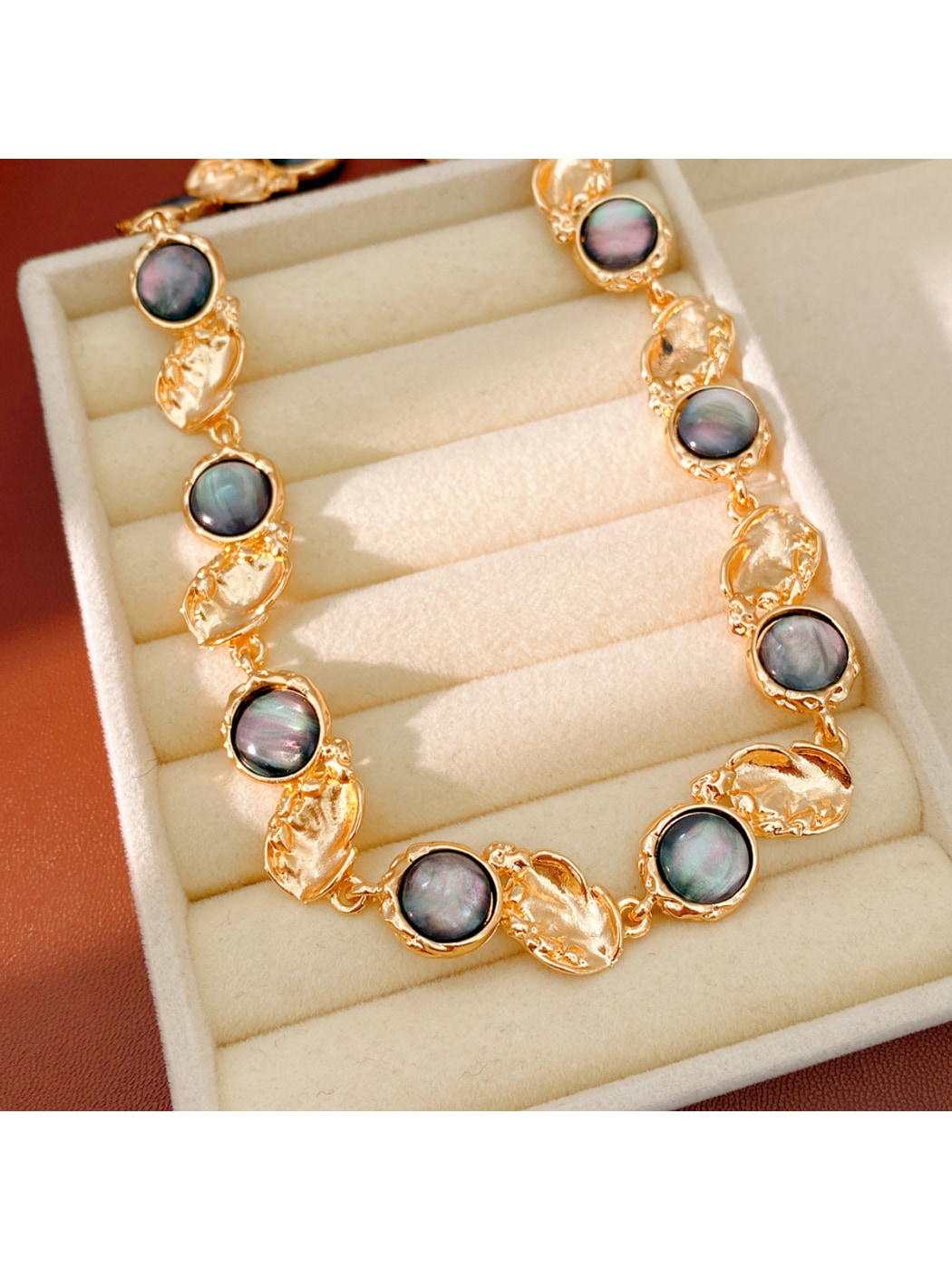 Nozari - Retro Round Link Necklace And Earrings