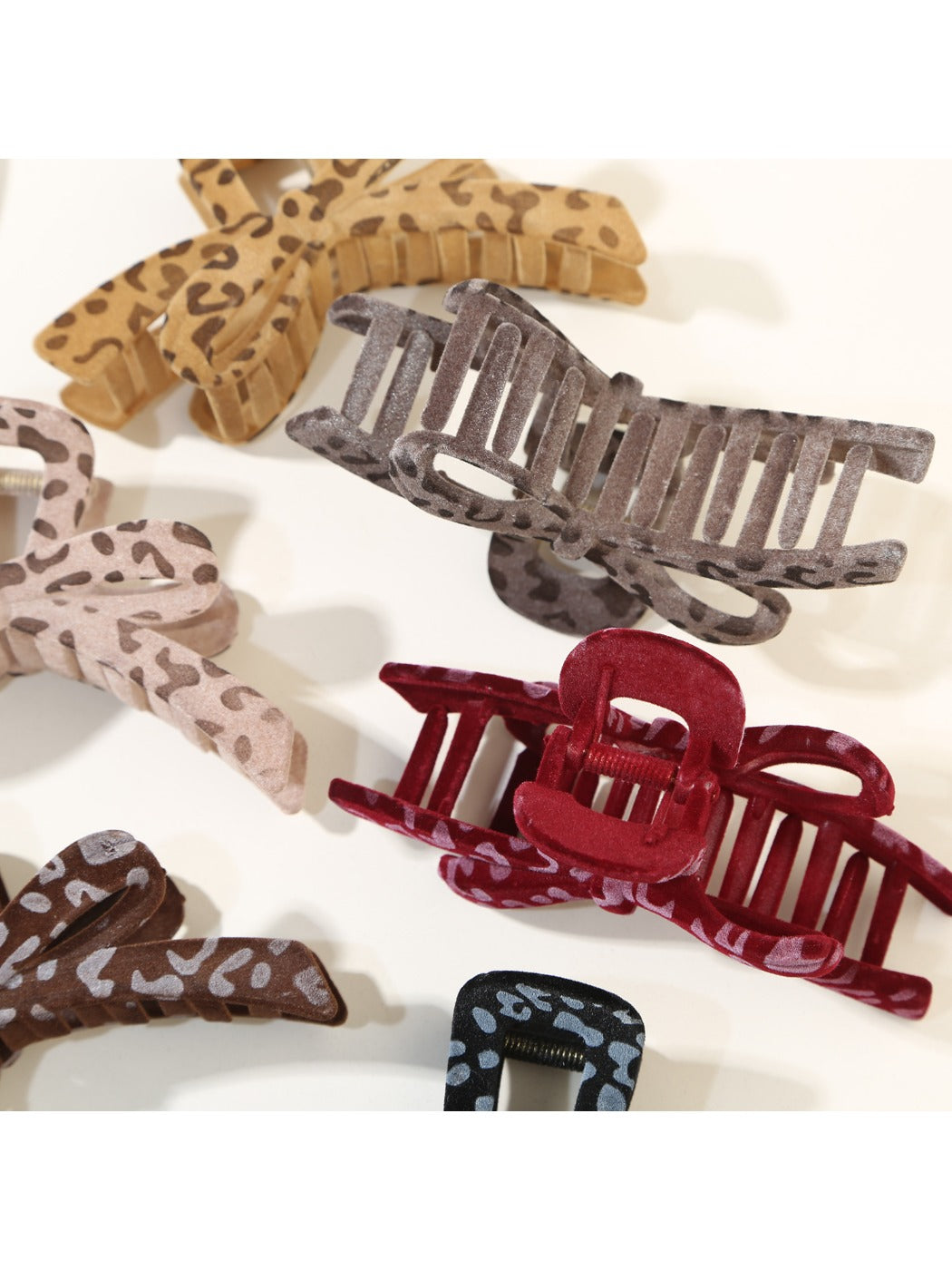 Beau - Leopard Print Bow Shaped Claw Clip