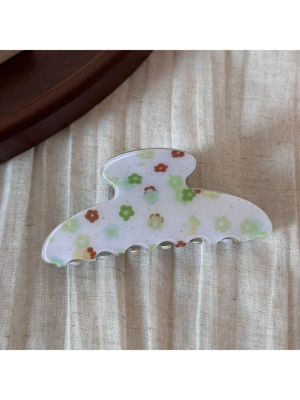 Beau - Simple Glossy Flower Pattern Acrylic Claw Clip