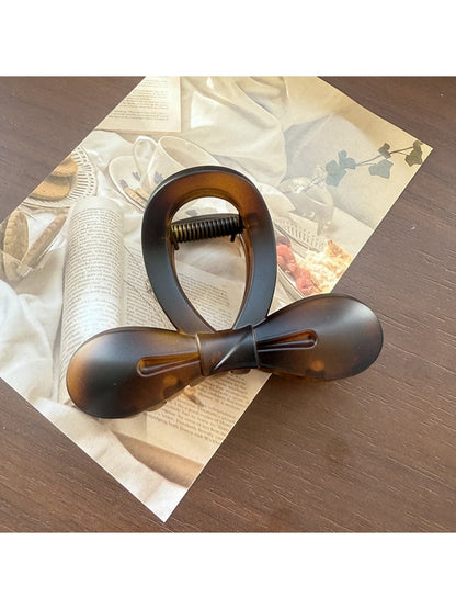 Beau - Cutout Bow Tie Hair Claw Clip