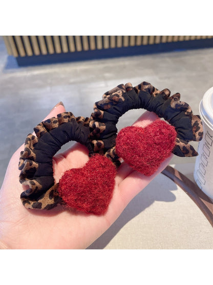 Gifty - Ruffled Scrunchie in Heart Red