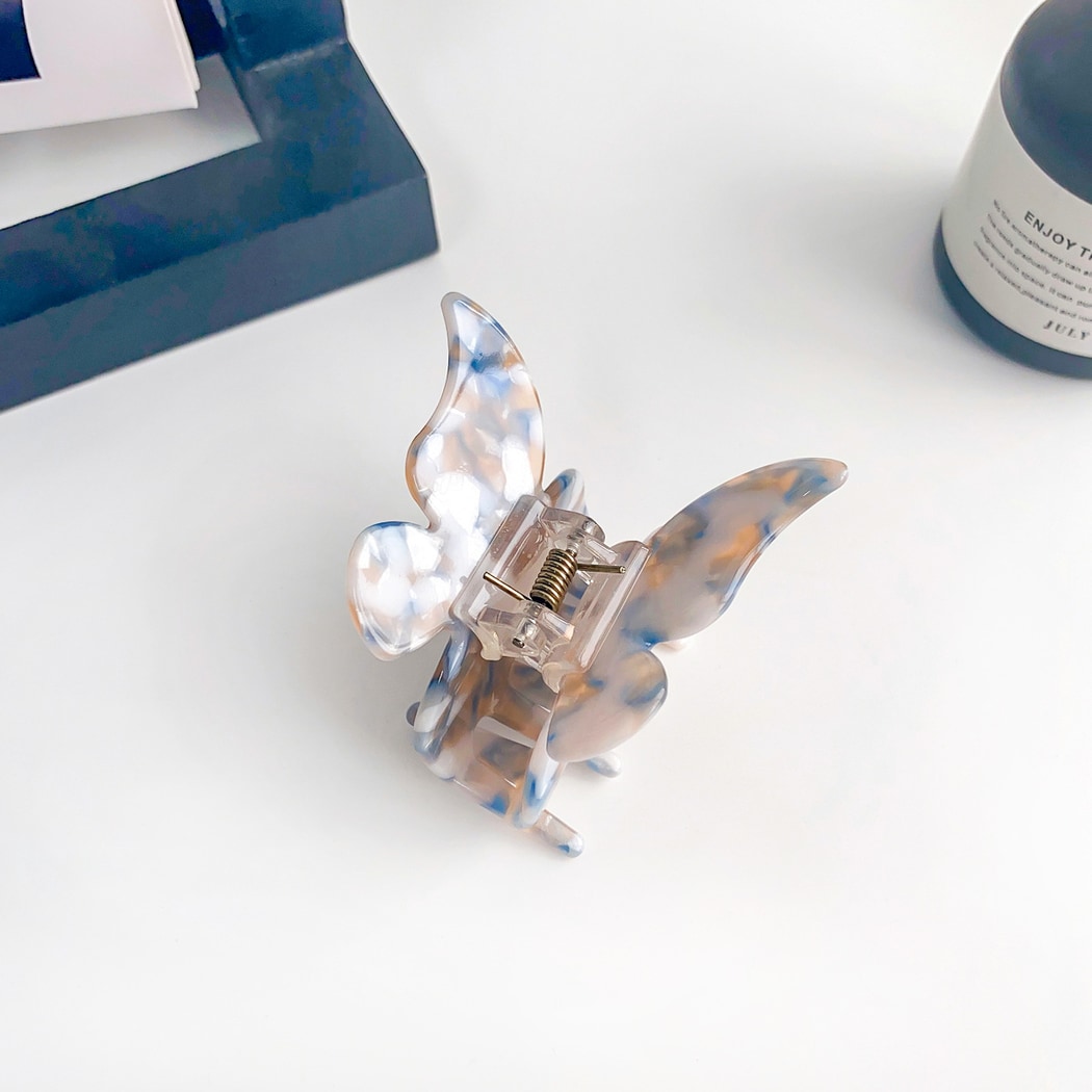 Beau - Simple Butterfly Shaped Claw Clip