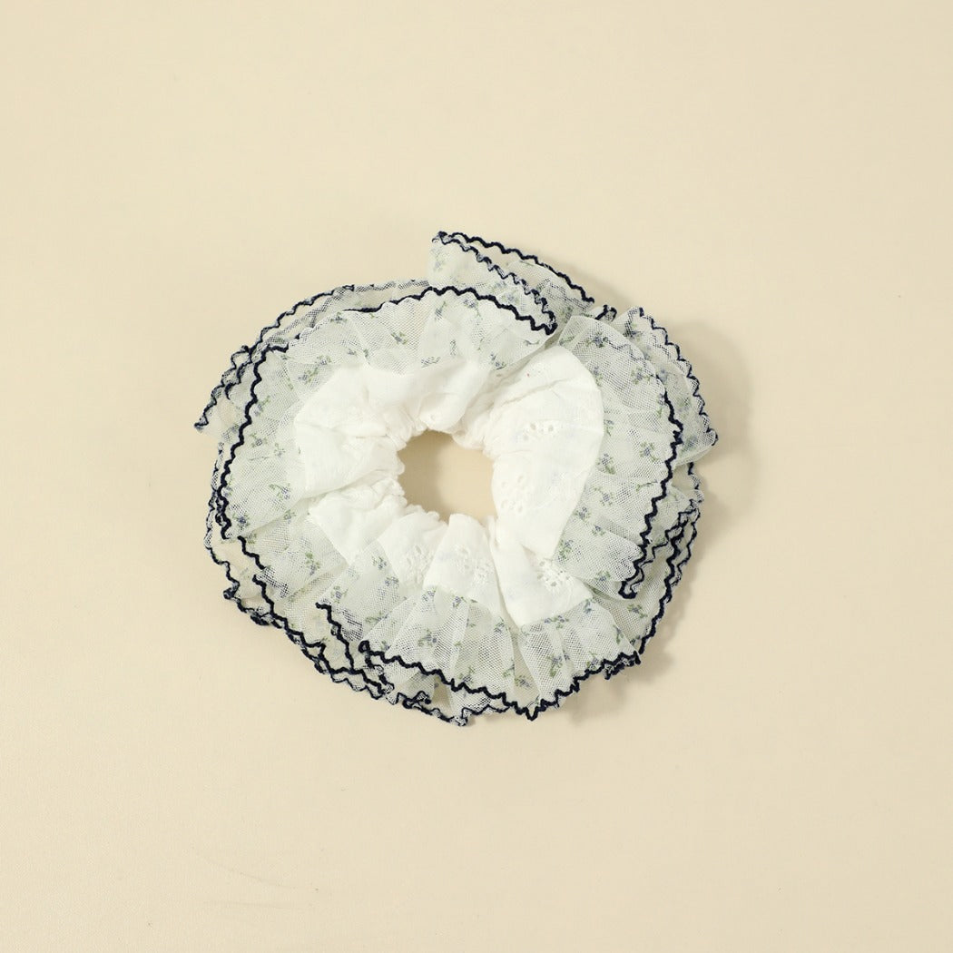 Gifty - Spring Floral Lace Scrunchie