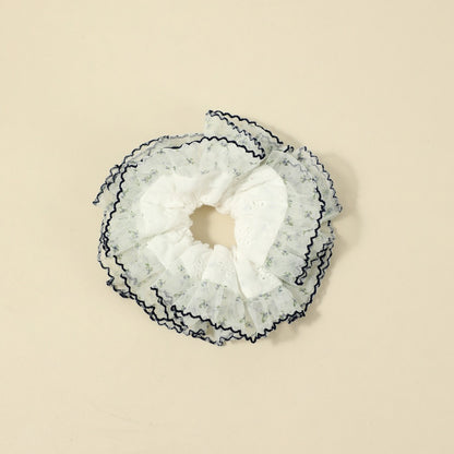 Gifty - Spring Floral Lace Scrunchie
