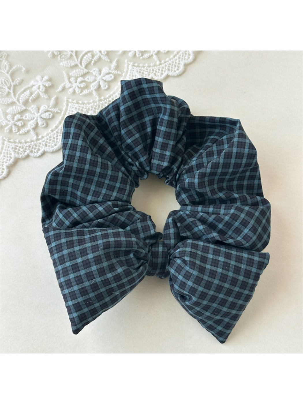 Gifty - Plaid Bow Scrunchie Hair Tie