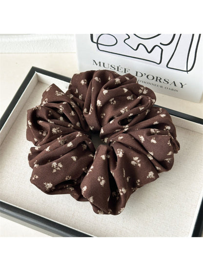 Gifty - Elegant Floral Pattern Scrunchie