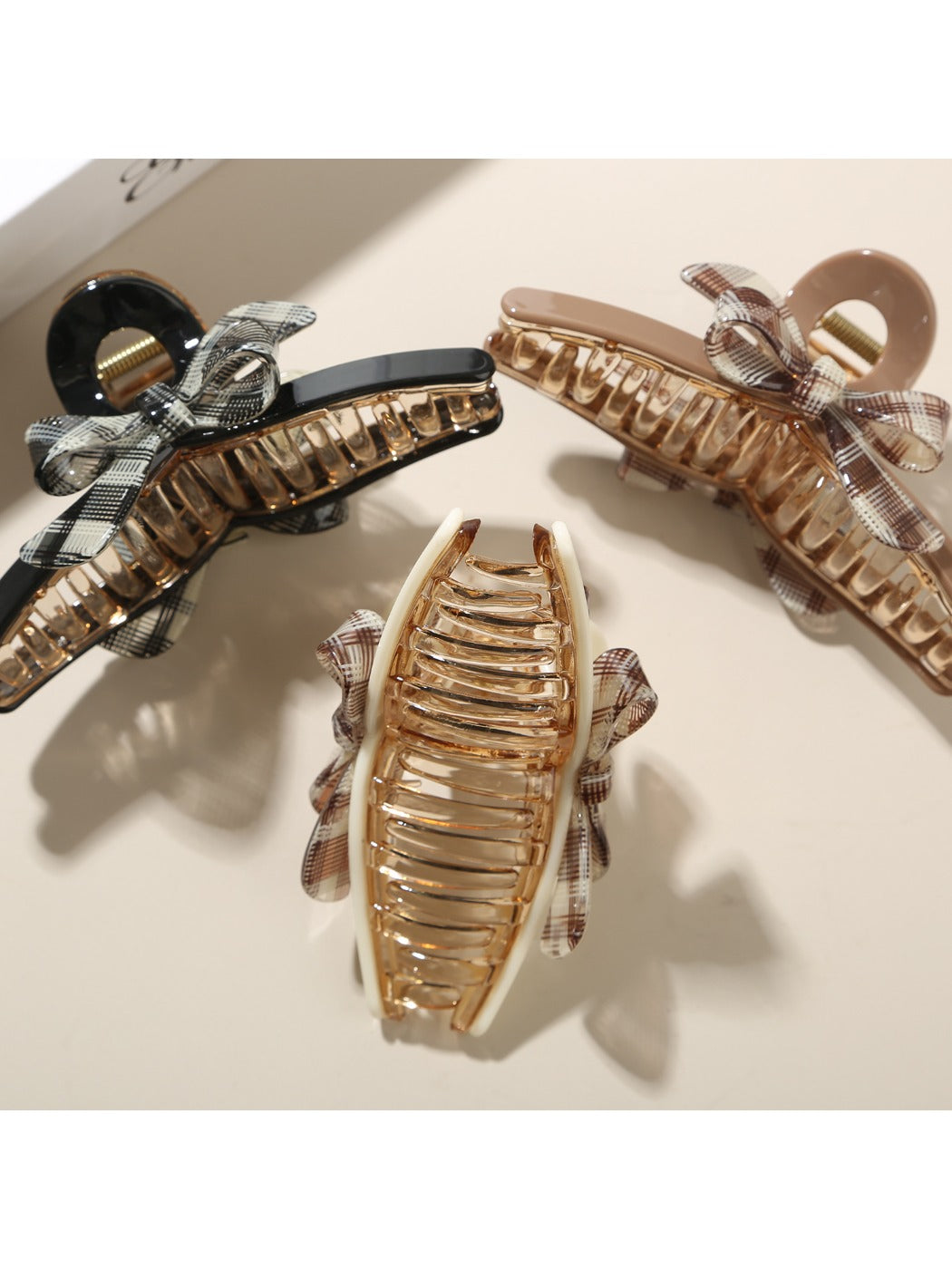 Beau - Chic Solid Color Crisscross Hair Claw Clip