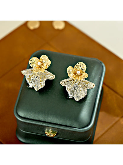 Earedge - Gold Ruffled Floral Stud Earrings