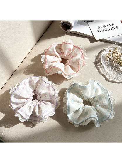 Gifty - Floral Lace Trim Loose Fit Scrunchie