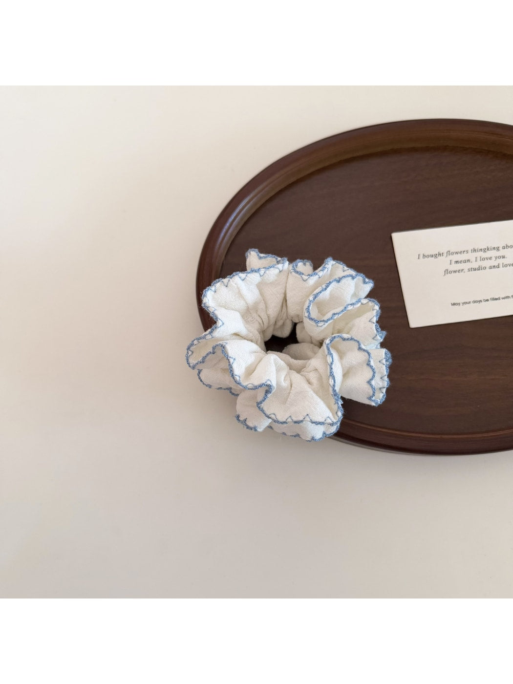 Gifty - Double Layer White Ruffle Edge Scrunchie
