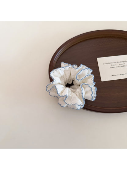Gifty - Double Layer White Ruffle Edge Scrunchie
