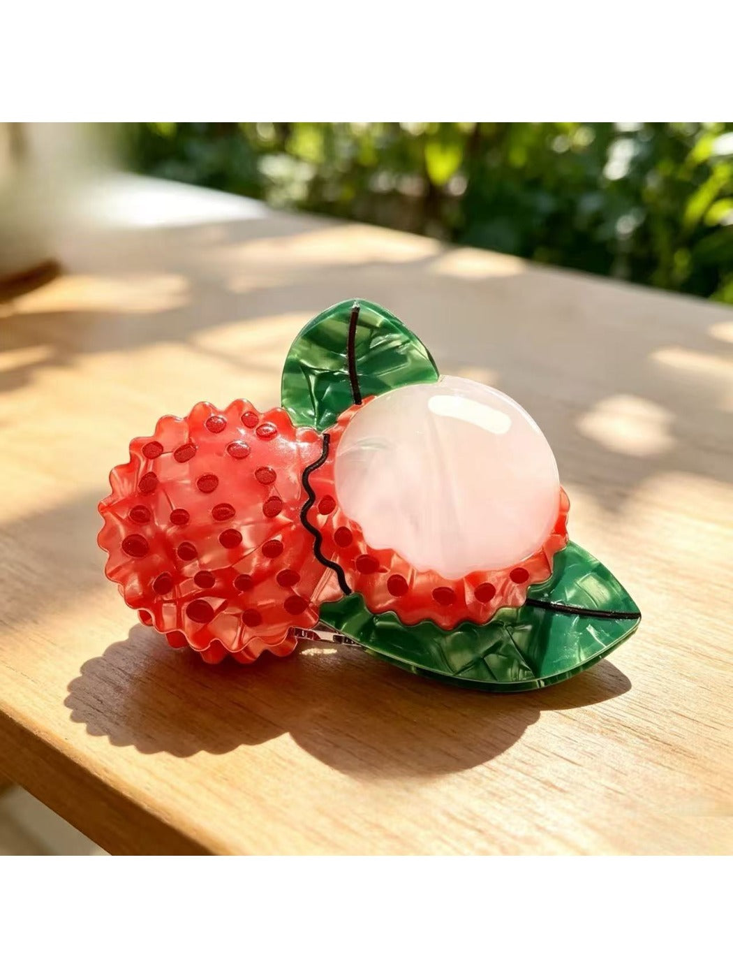 Beau 3D fruit shape claw clip in yellow with realistic fruit detailing