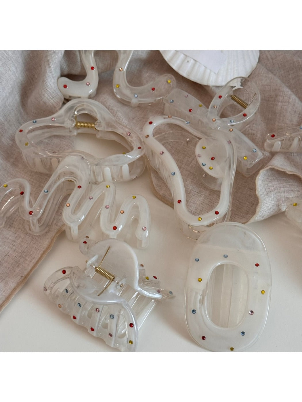 Beau - White Geometric Hair Claw Clip
