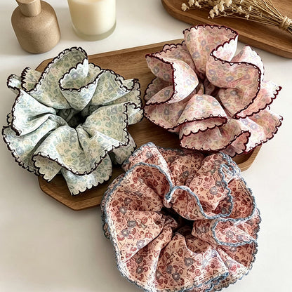 Gifty - Floral Print Scalloped Edge Scrunchie