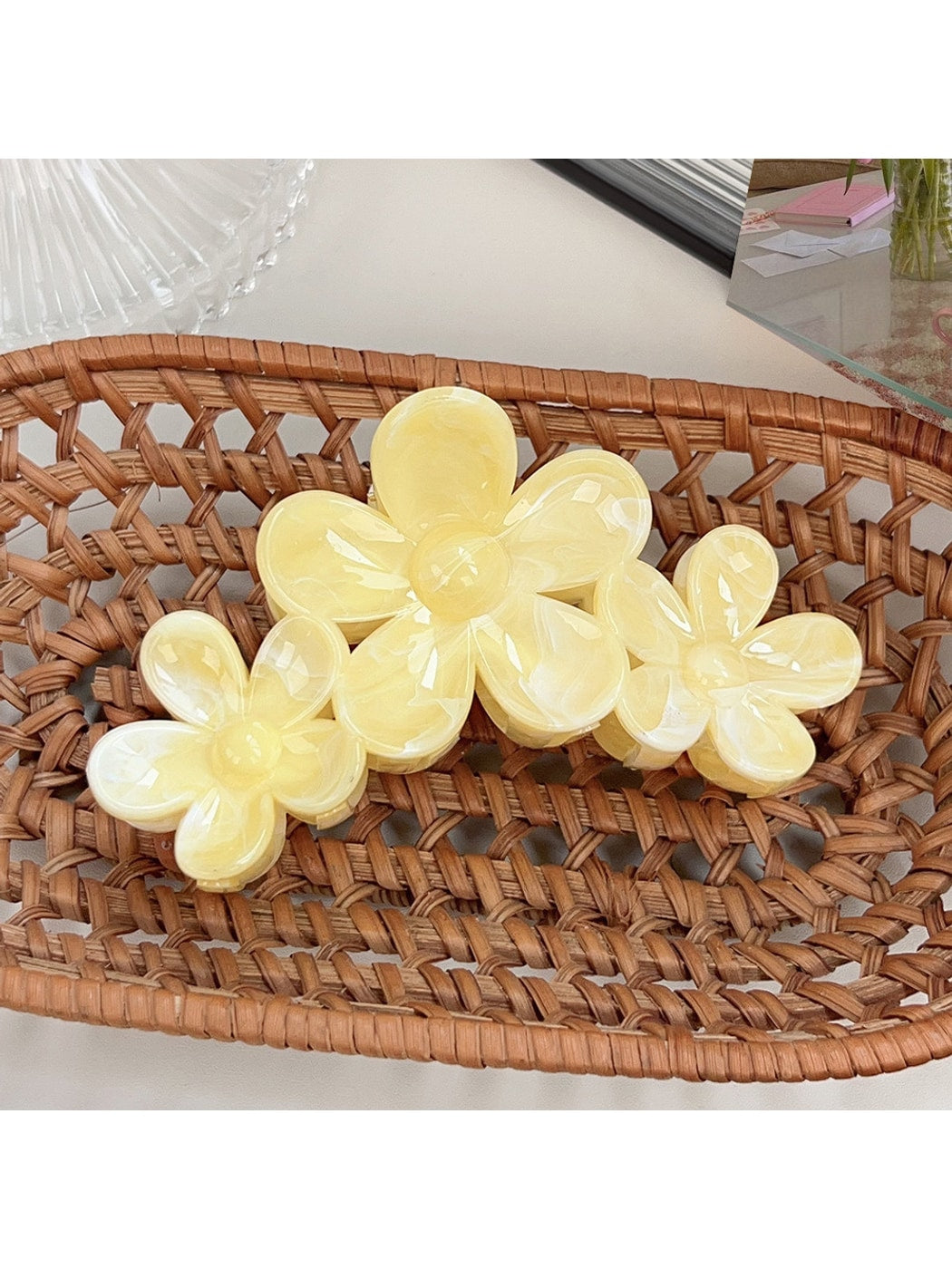 Beau - Marbled Flower Plastic Floral Hair Claw Clip