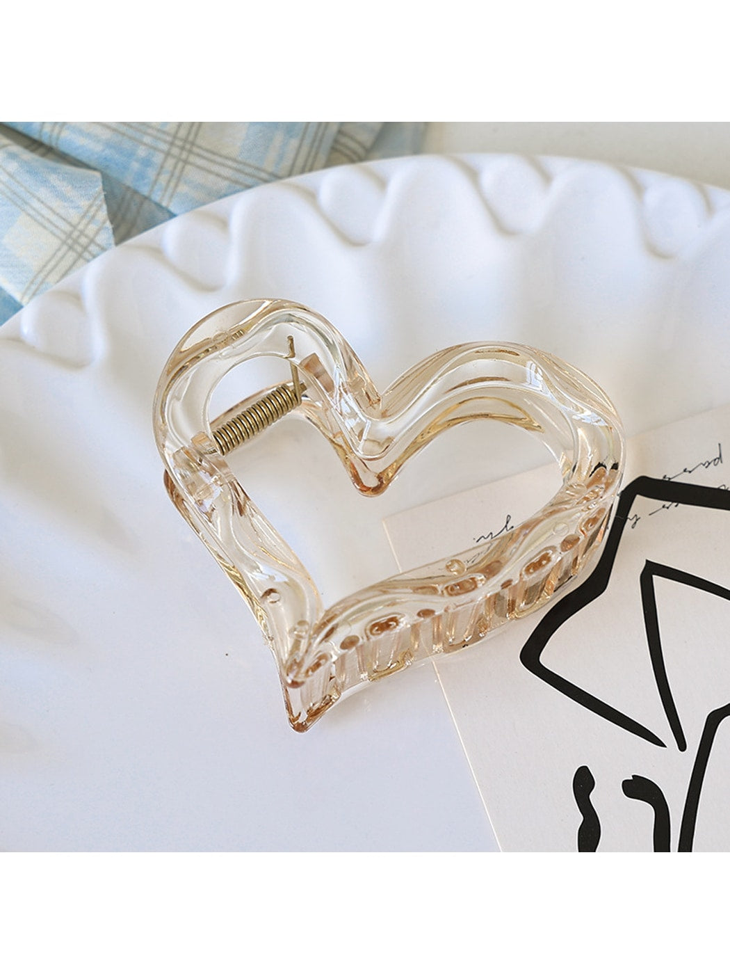 Beau - Sweet Style Heart Form Plastic Claw Hair Clip
