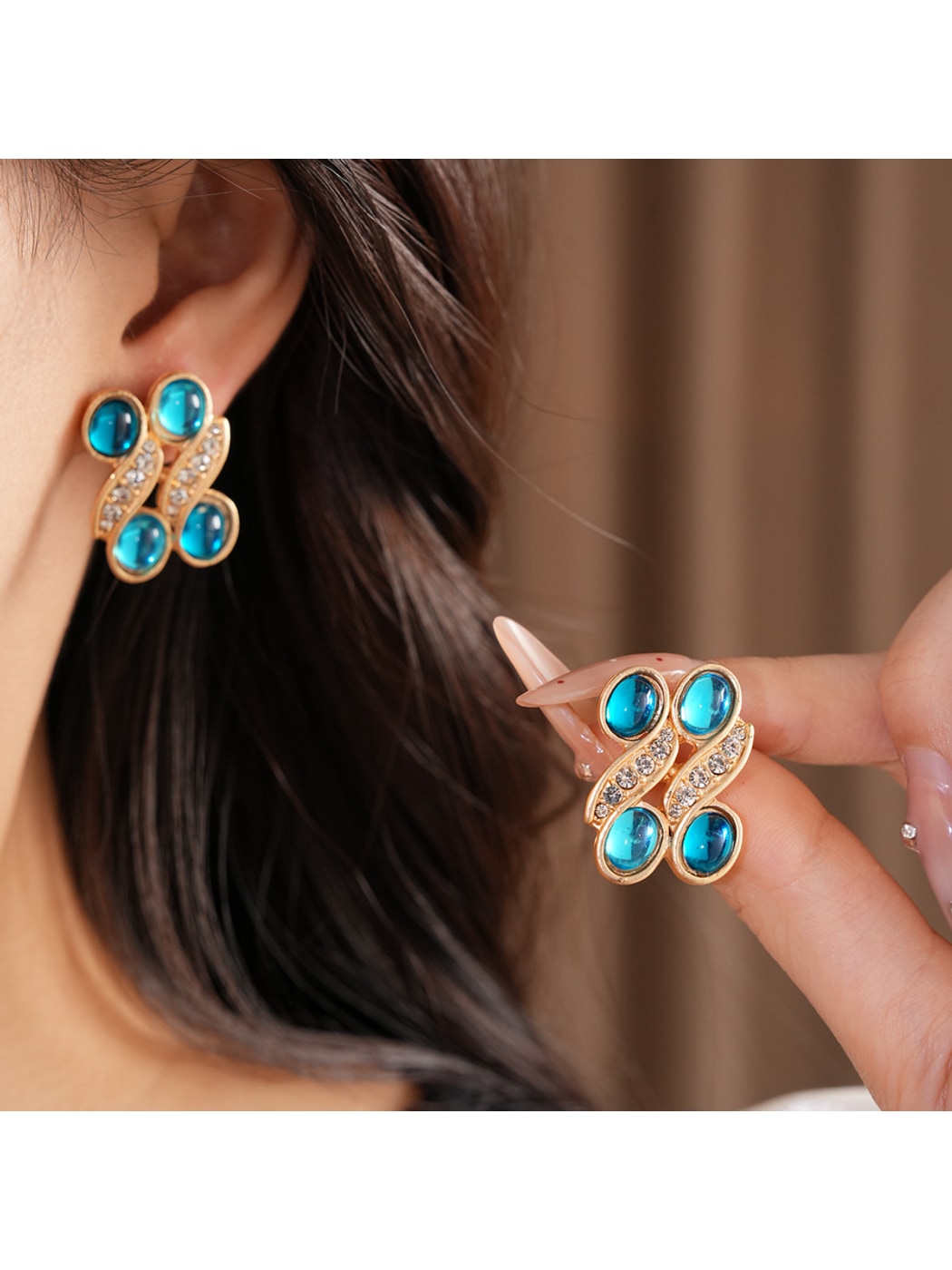 Nozari - Vintage Oval Rhinestone Necklace and Earrings