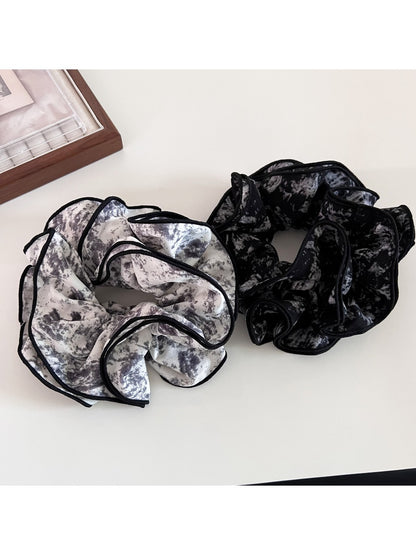 Gifty - Ink Wash Style Scrunchie