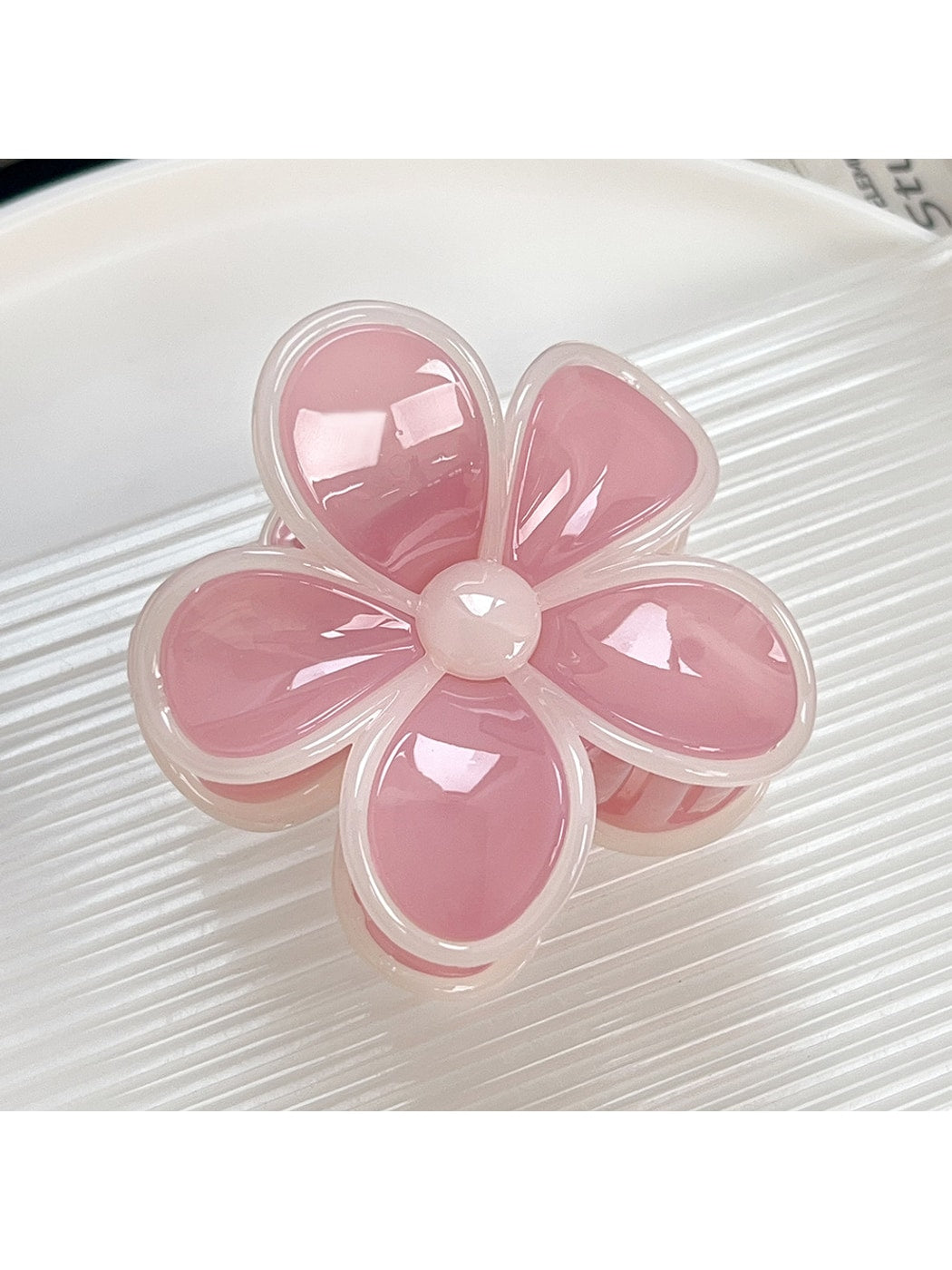 Beau - Fresh Style Floral Plastic Hair Claw Clip