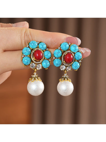 Earedge - Vintage Floral Rhinestone Stud Earrings