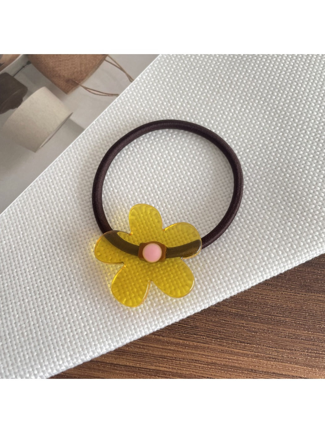 Gifty - Stylish Smiley Face Hair Tie
