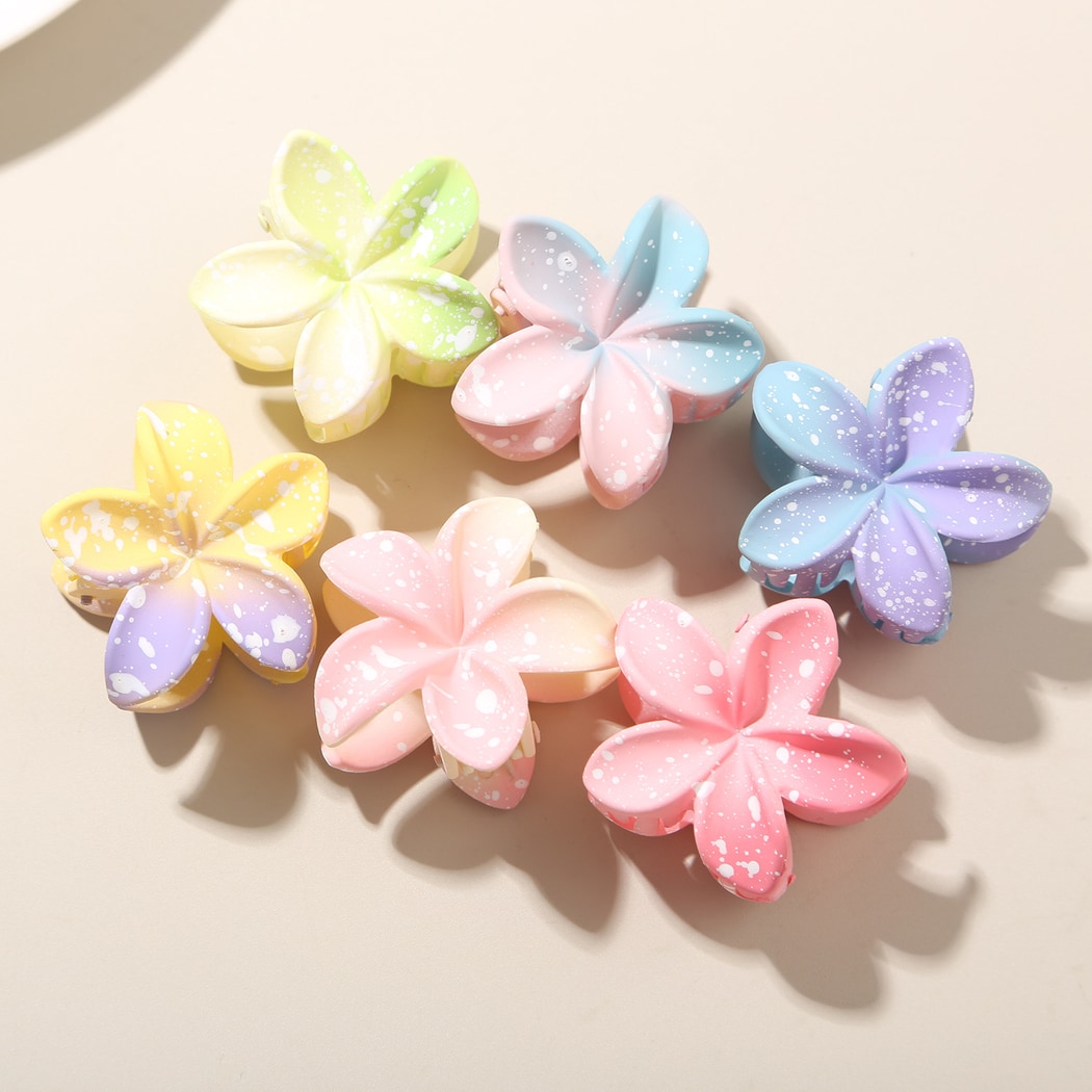 Beau - Gradient Petal Flower Hair Claw Clip