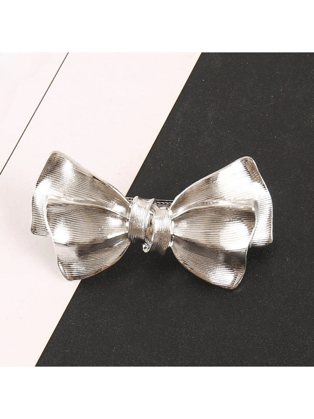 Beau - Delicate Bow Shaped Cute Hair Clip