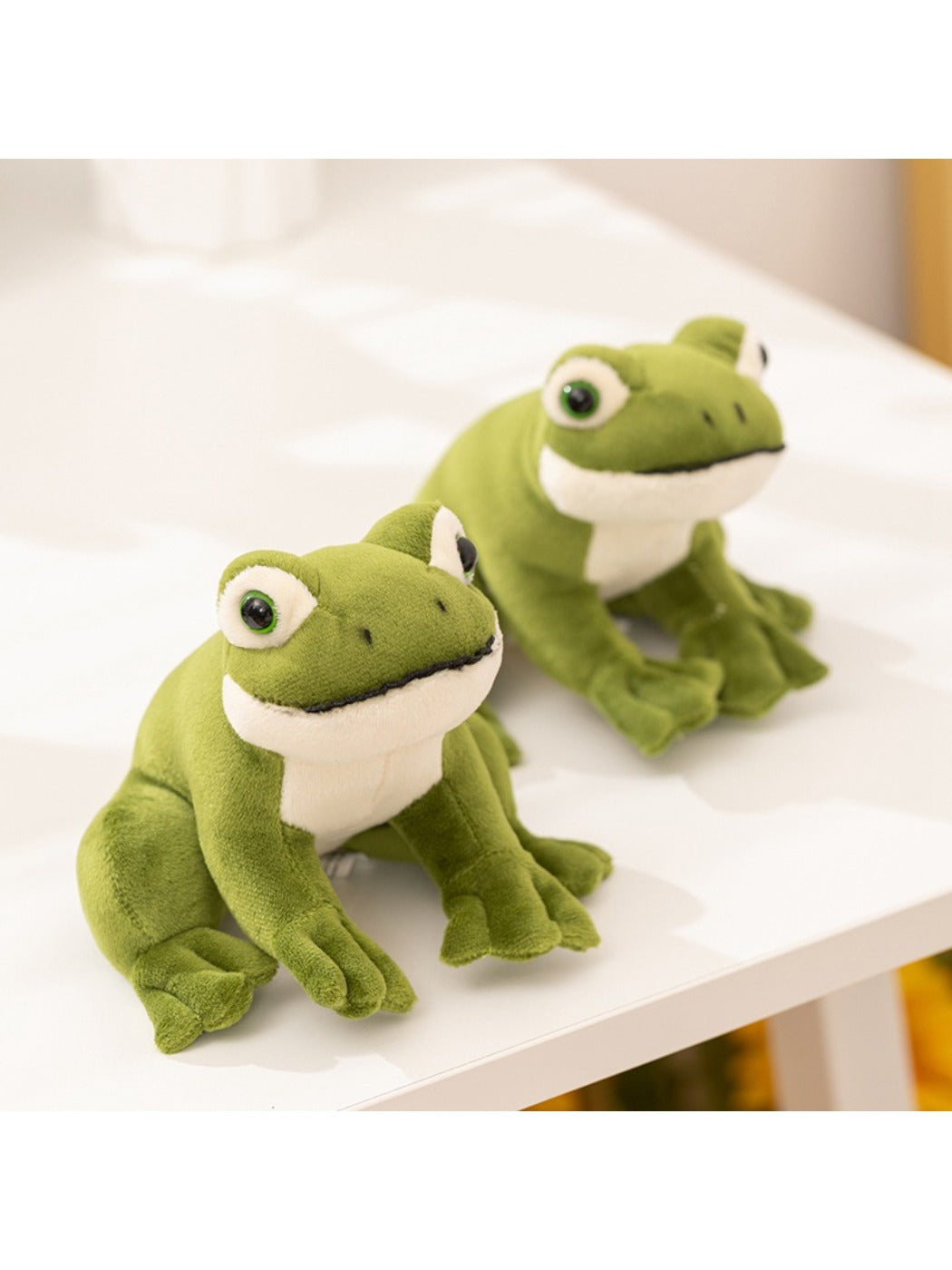 Kuta - Realistic Sitting Frog Plush Toy Soft and Cuddly