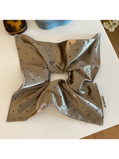Gifty - Fashionable Vintage Dot Scrunchie