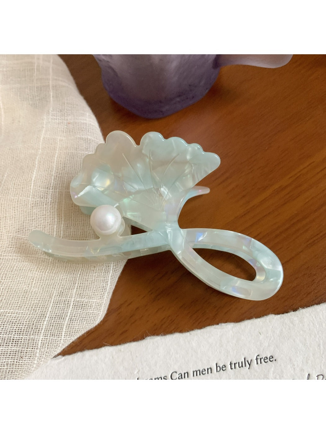 Beau - Leaf Shape Hair Claw Clip