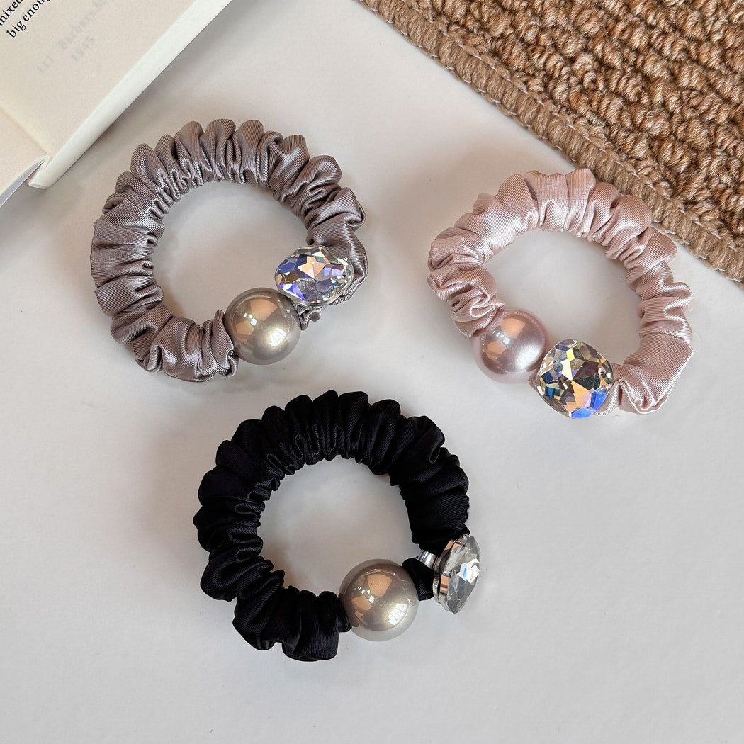 Gifty - Elegant Minimalist Solid Satin Scrunchie