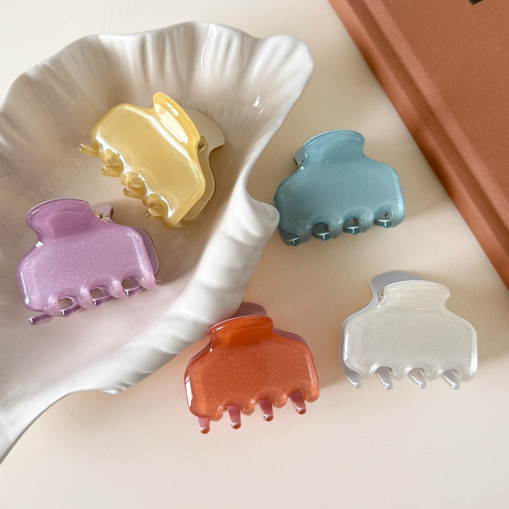 Beau - Glitter Finish Geometric Acrylic Claw Clip