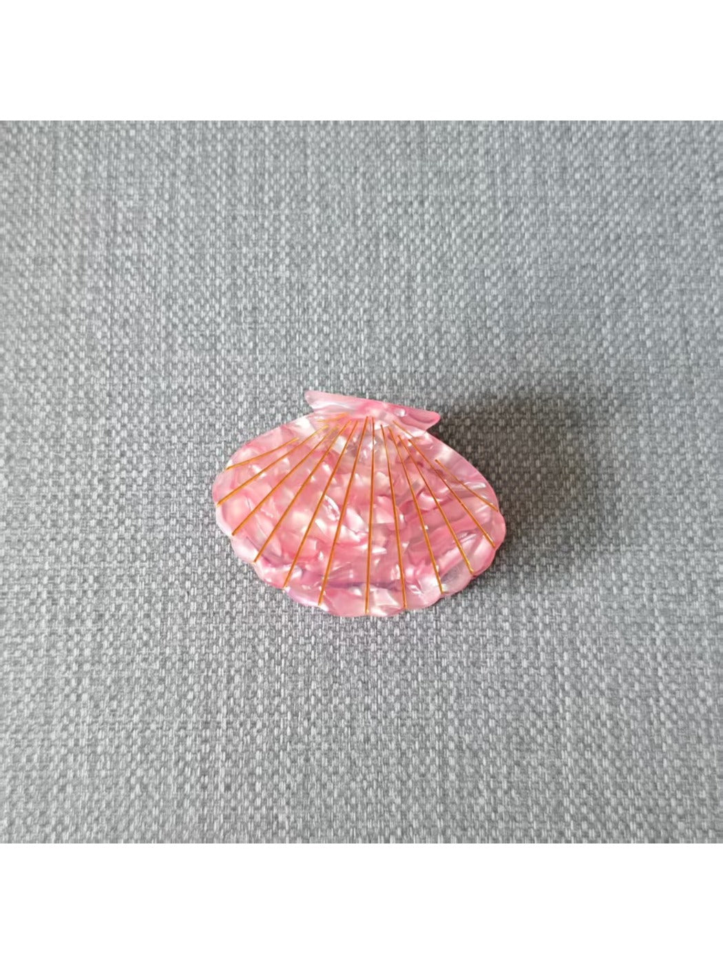 Beau - Chic Shell Shaped Claw Clip