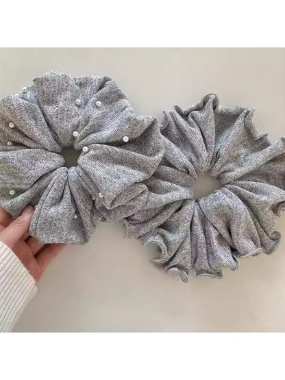 Gifty - Elegant Minimalist Gray Scrunchie