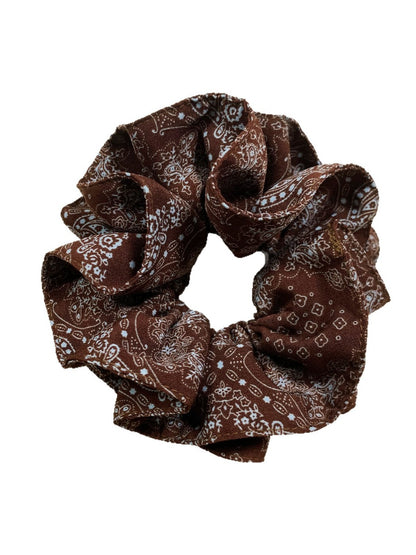 Gifty - Lazy Cashew Flower Scrunchie
